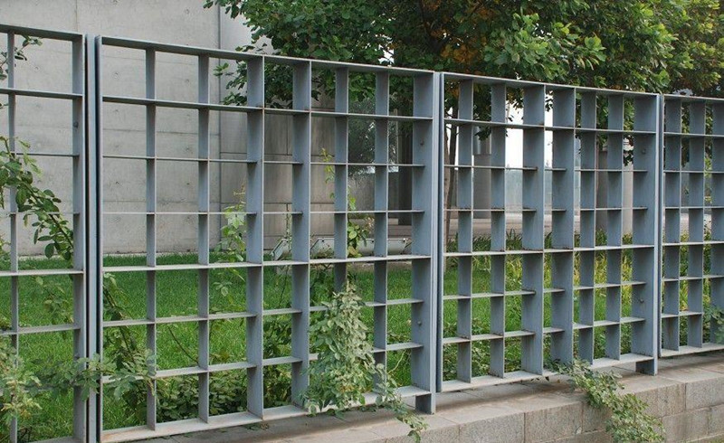鋼格柵板護欄